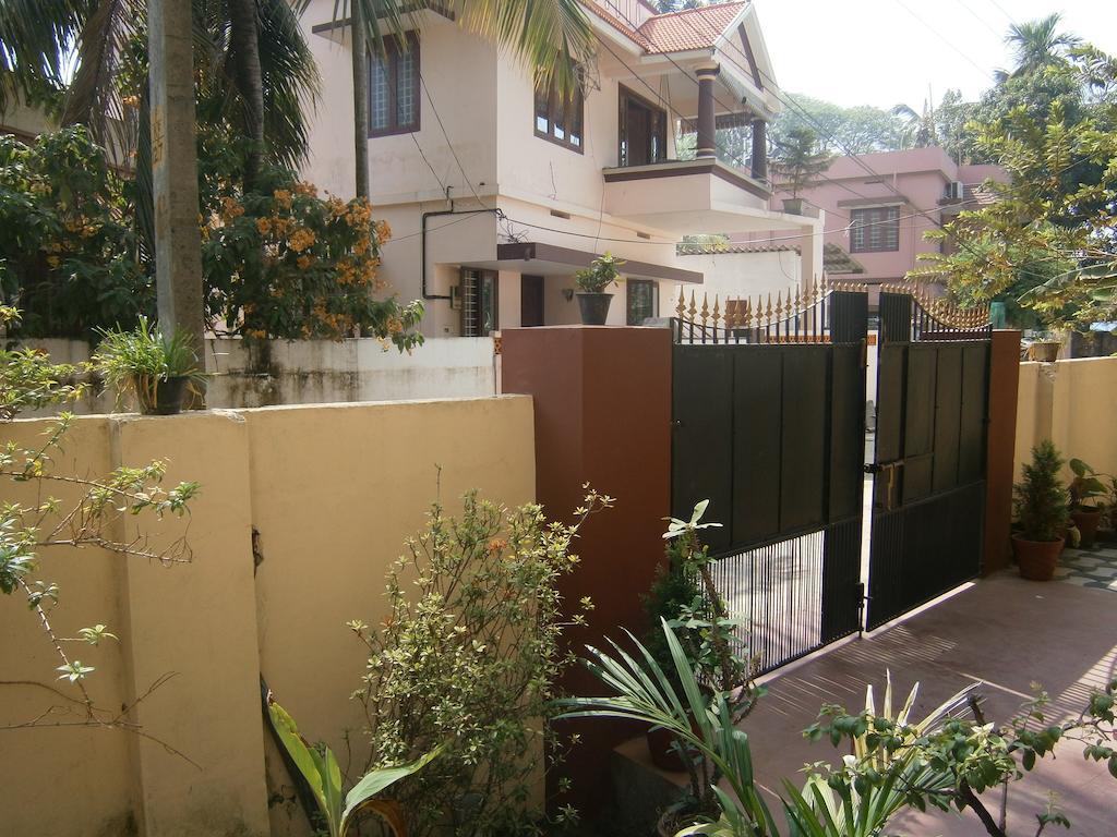 Lazar Residency Homestay Kochi Exterior photo